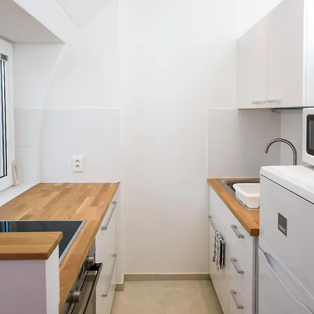 Domcek Pri Lesoparku * Trenčín