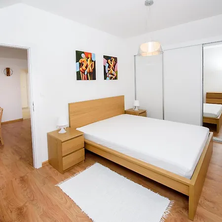 Domcek Pri Lesoparku