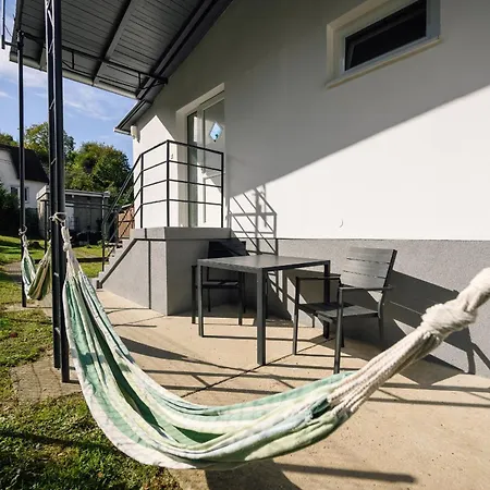 Domcek Pri Lesoparku Hébergement de vacances Trenčín