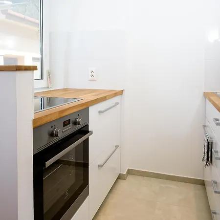 Domcek Pri Lesoparku *